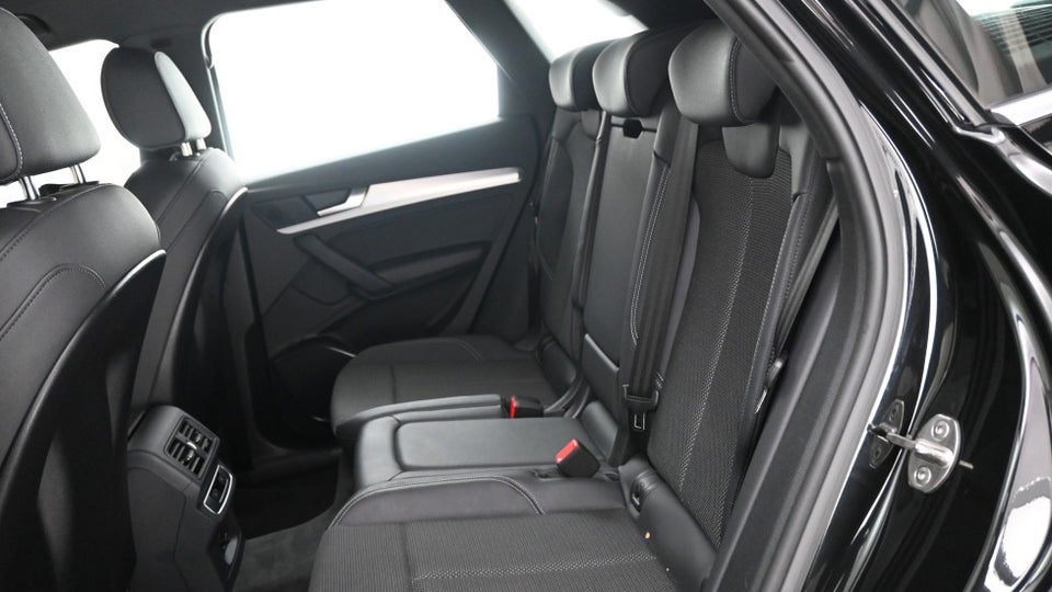 Audi Q5 55 TFSi e S-line quattro S-tr. 5d