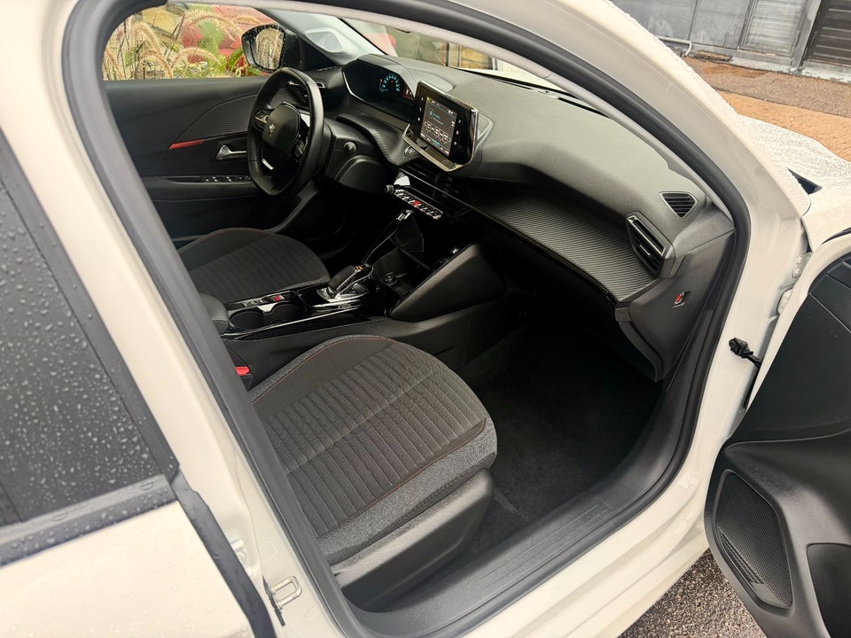 Peugeot e-208 50 Active 5d
