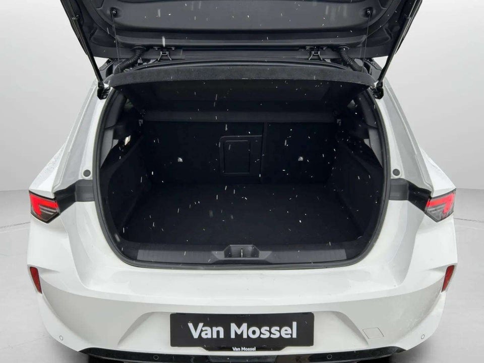 Opel Astra-e 54 GS 5d