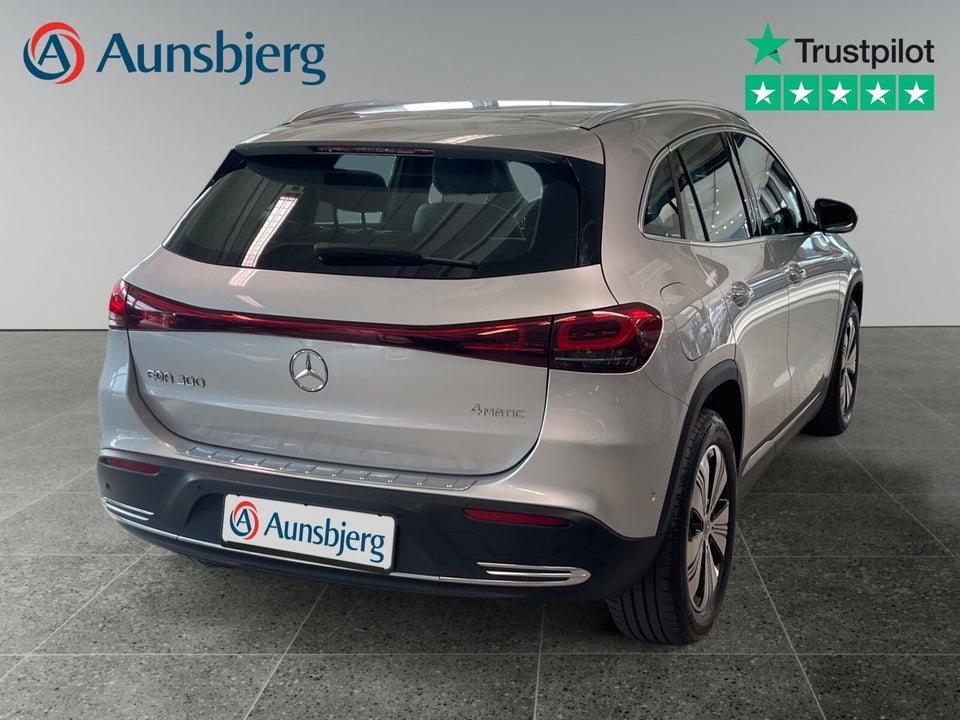 Mercedes EQA300 4Matic 5d
