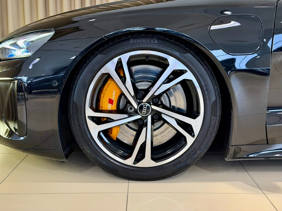 Audi e-tron GT quattro 4d