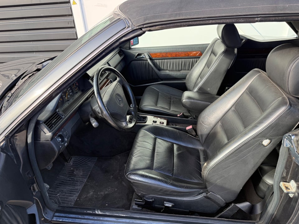 Mercedes E220 2,2 Cabriolet 2d