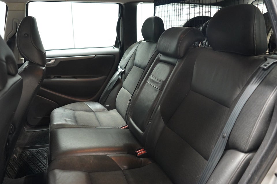 Volvo V70 2,5 T Momentum aut. 5d