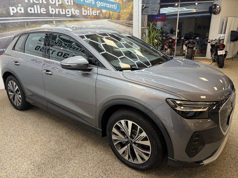Audi Q4 e-tron 45 Progress quattro 5d