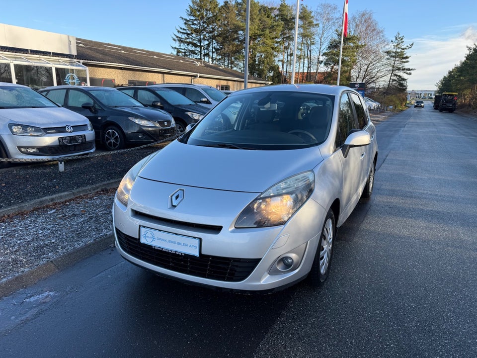 Renault Grand Scenic III 1,6 16V Expression 7prs 5d