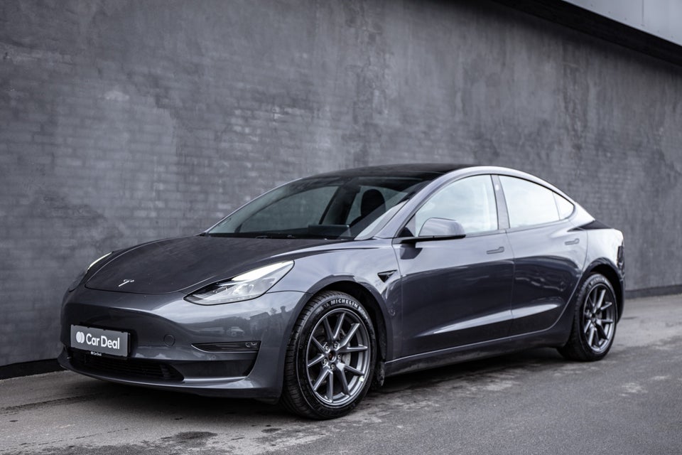 Tesla Model 3 Long Range AWD 4d