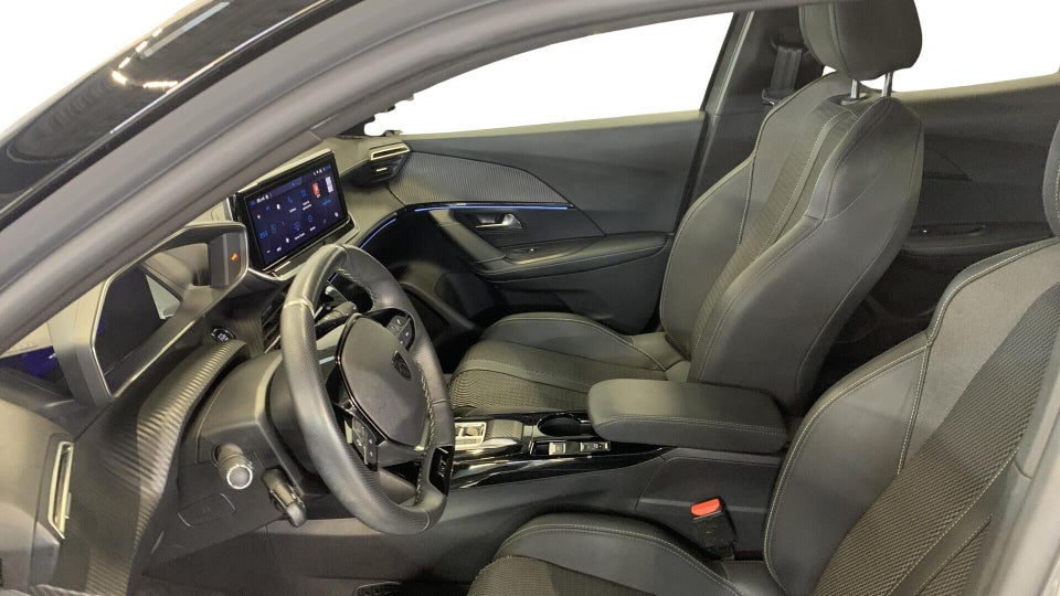 Peugeot e-2008 50 GT 5d