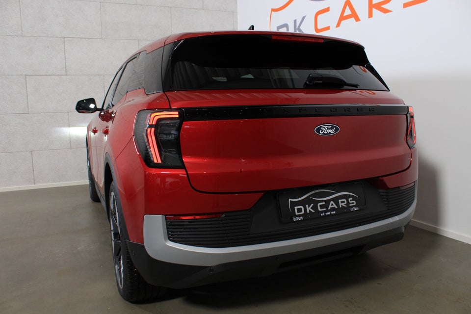 Ford Explorer 84 Premium Extended Range AWD 5d
