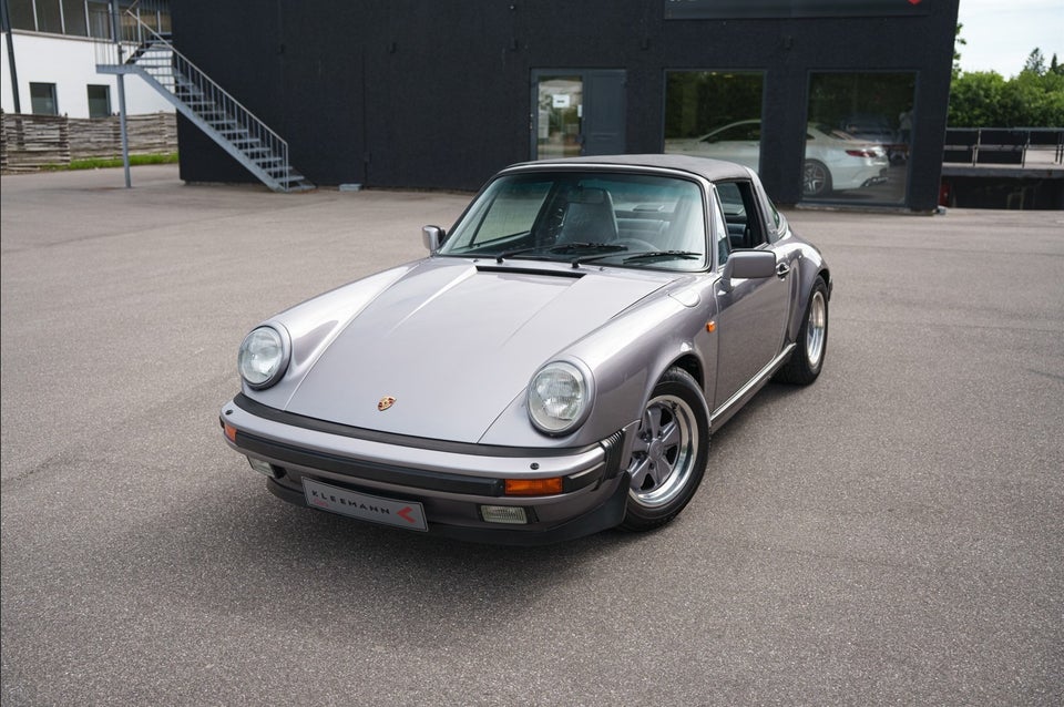 Porsche 911 3,2 Carrera Targa Commemorative Edition 2d