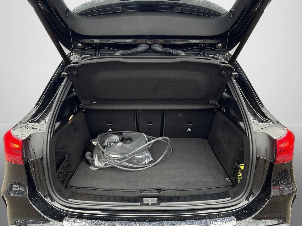 Mercedes EQA350 AMG Line 4Matic 5d