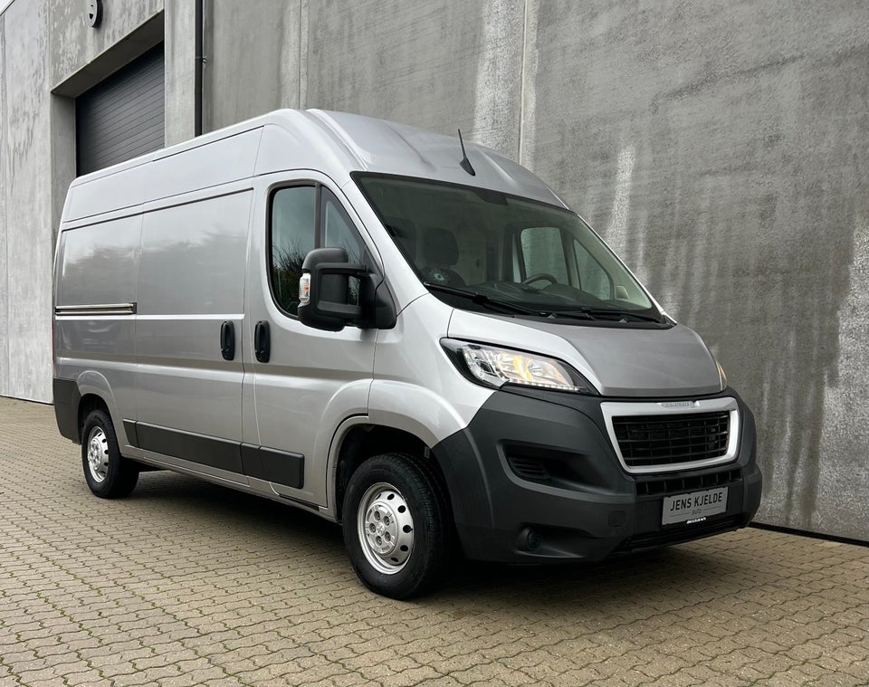 Peugeot Boxer 335 2,2 BlueHDi 140 L2H2 Premium