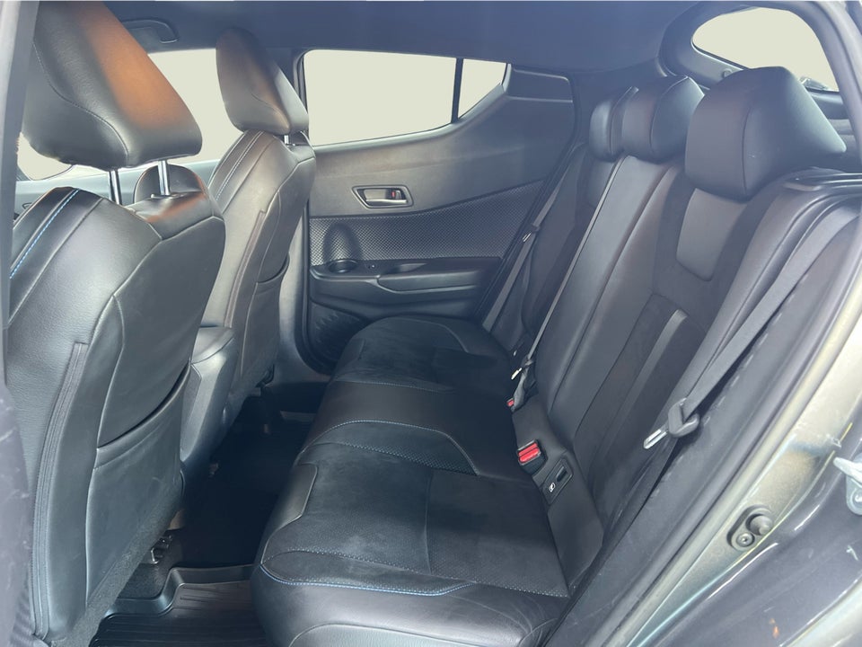 Toyota C-HR 1,8 Hybrid Premium Selected CVT 5d