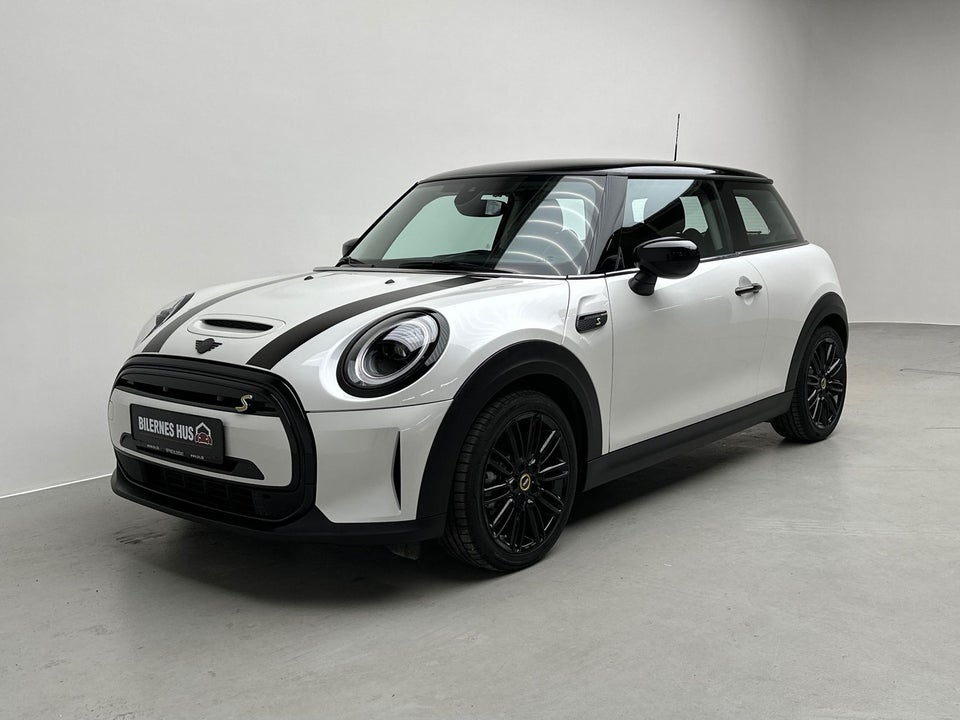 MINI Cooper SE Essential 3d