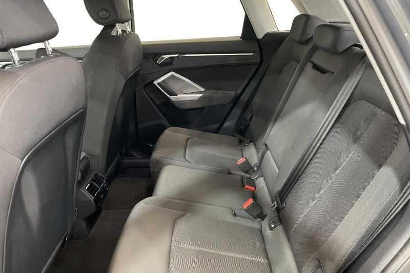 Audi Q3 45 TFSi e Attitude plus S-tr. 5d