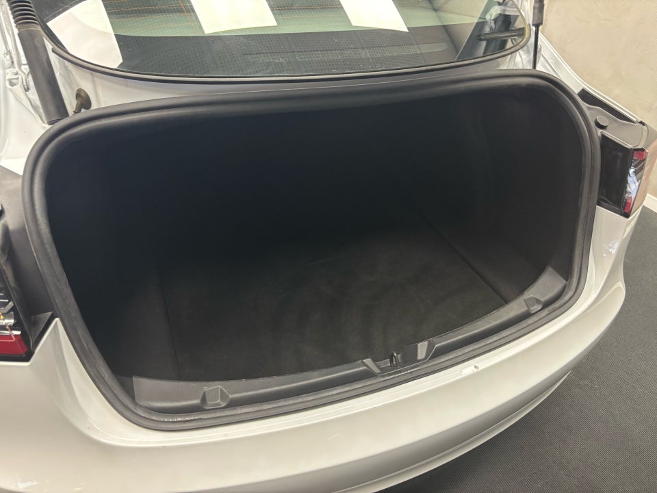 Tesla Model 3 RWD 4d