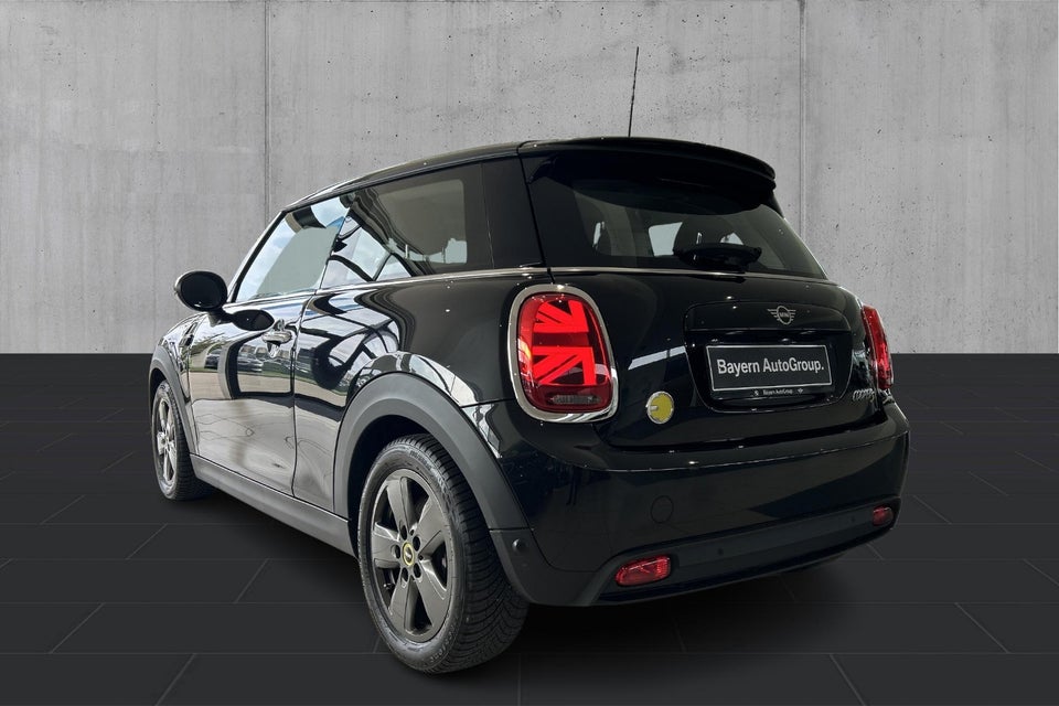 MINI Cooper SE Essential 3d