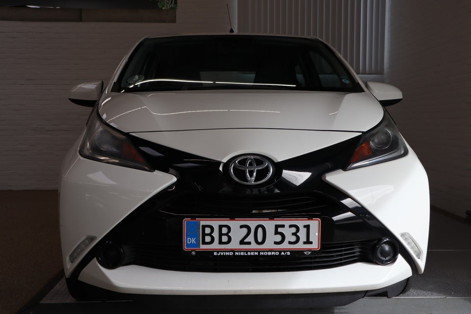 Toyota Aygo 1,0 VVT-i x-wave x-shift 5d