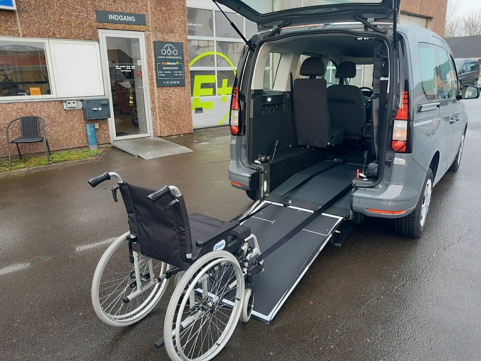 VW Caddy 1,5 TSi 114 Family DSG 5d