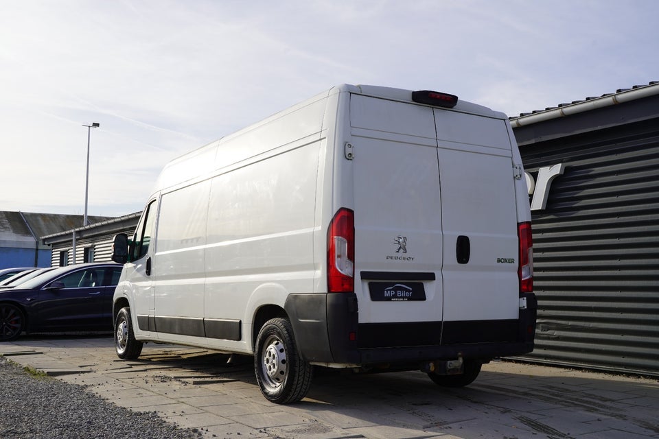 Peugeot Boxer 335 2,2 BlueHDi 140 L3H2 Premium