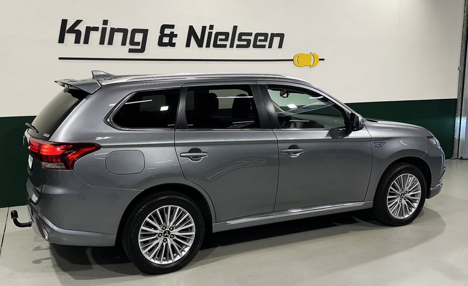 Mitsubishi Outlander 2,4 PHEV Intense CVT 4WD 5d