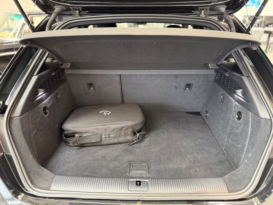 Audi A3 1,4 e-tron S-line Sportback S-tr. 5d