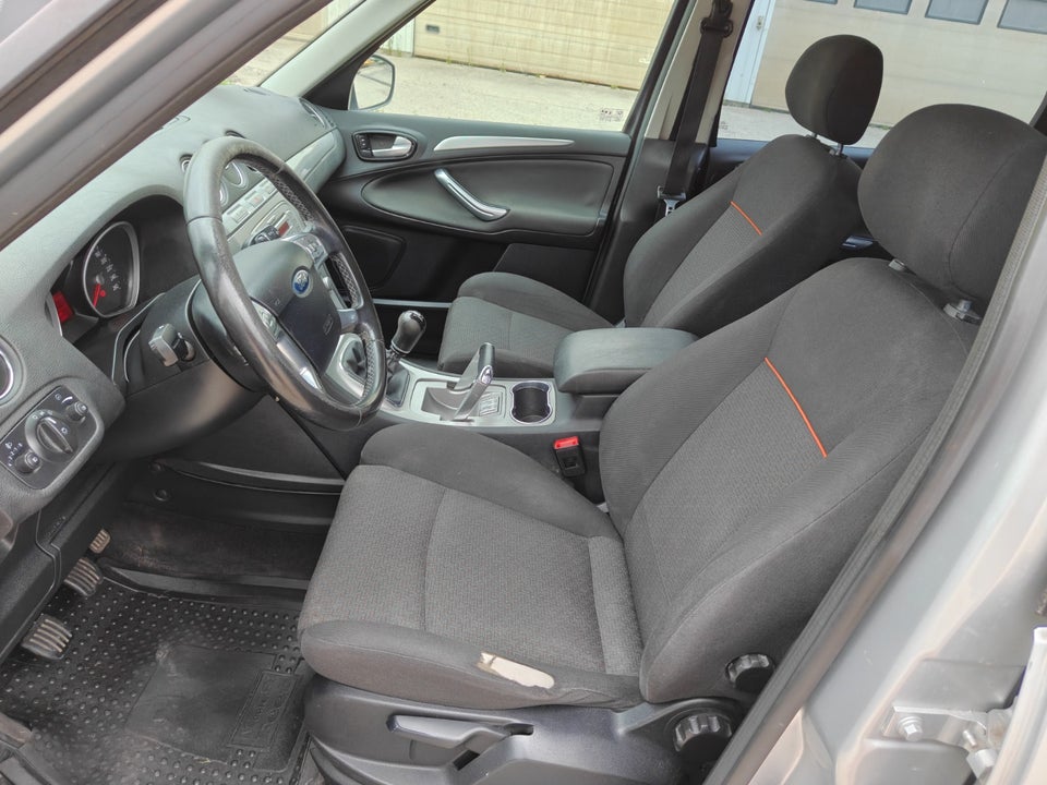 Ford S-MAX 2,0 Ambiente 7prs 5d