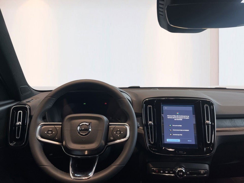 Volvo XC40 ReCharge Extended Range Plus 5d