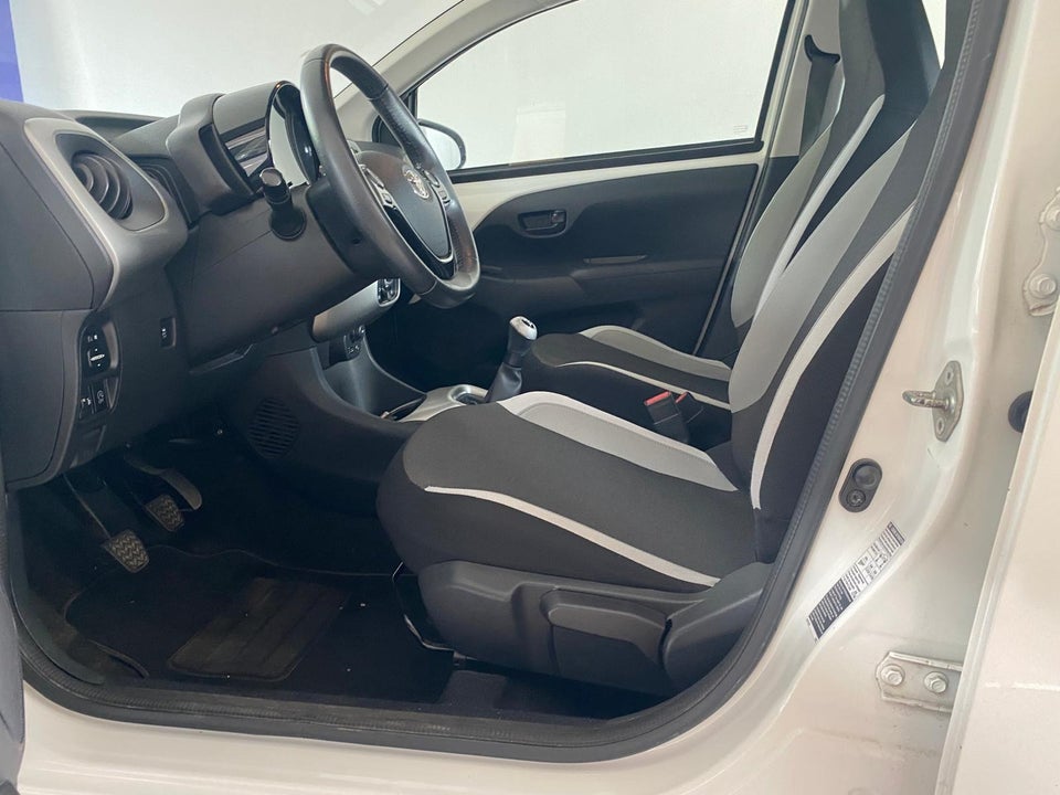 Toyota Aygo 1,0 VVT-i x-change 5d