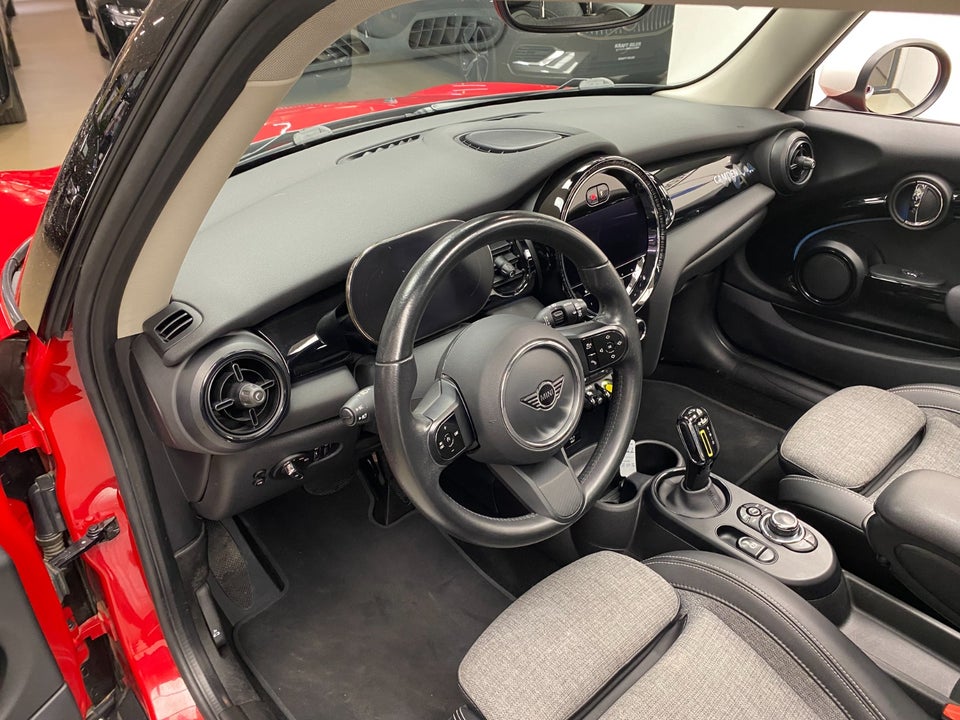 MINI Cooper SE Camden 3d