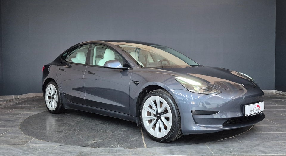 Tesla Model 3 Standard Range+ RWD 4d