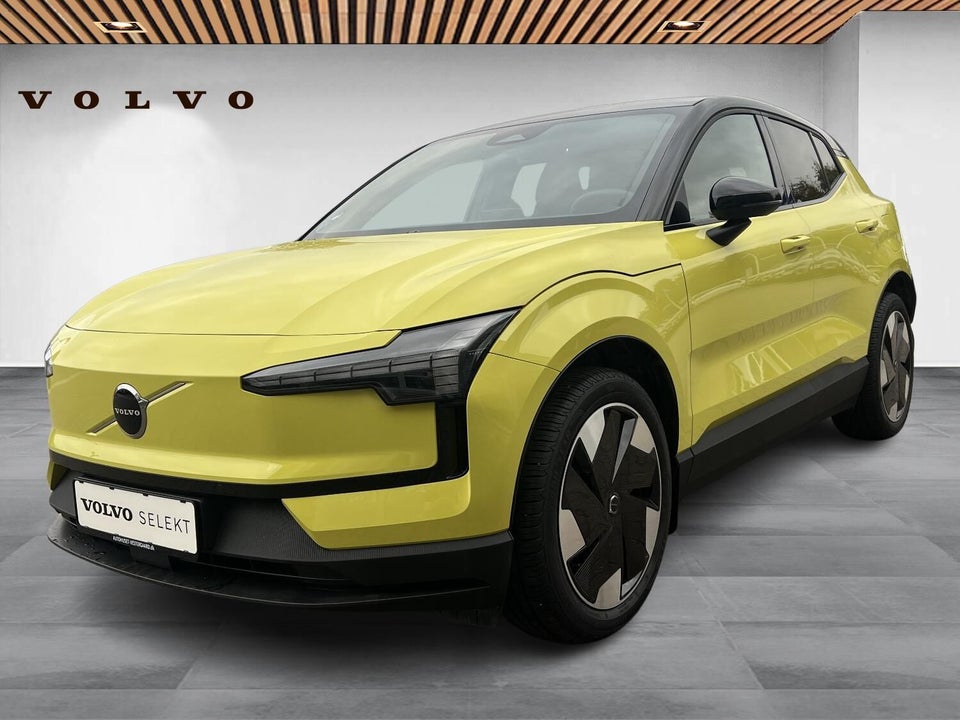 Volvo EX30 Extended Range Plus 5d