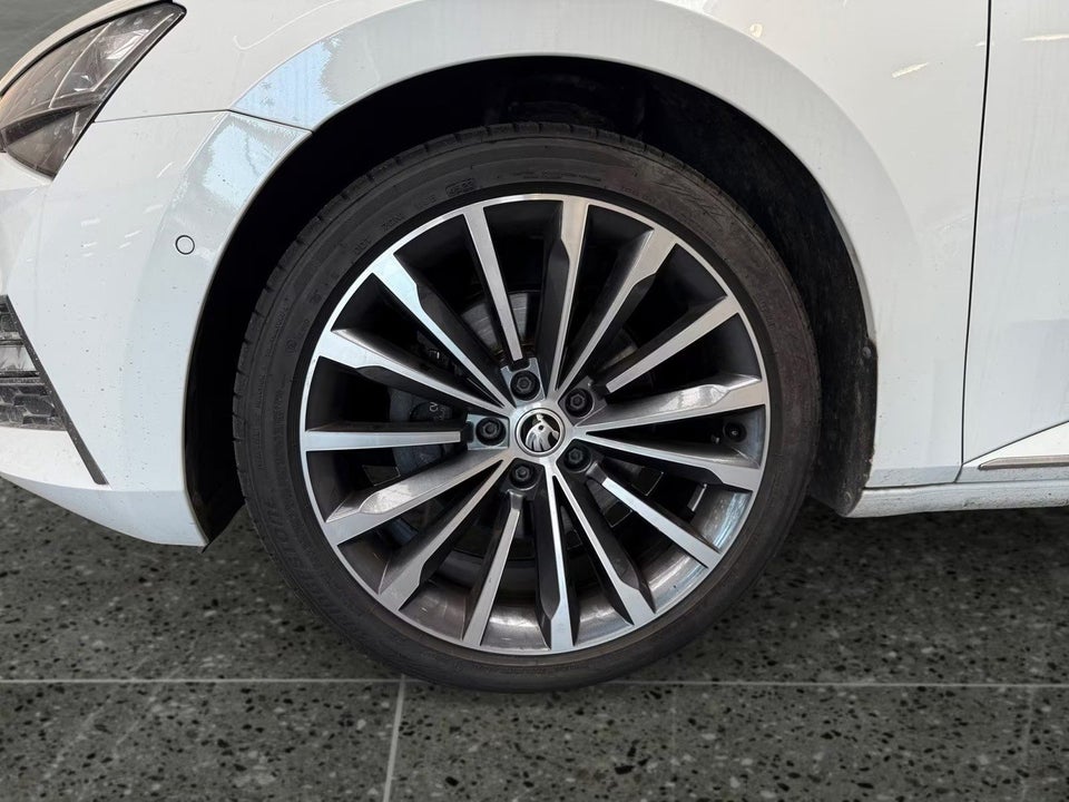 Skoda Superb 1,4 TSi iV Laurin & Klement Combi DSG Van 5d
