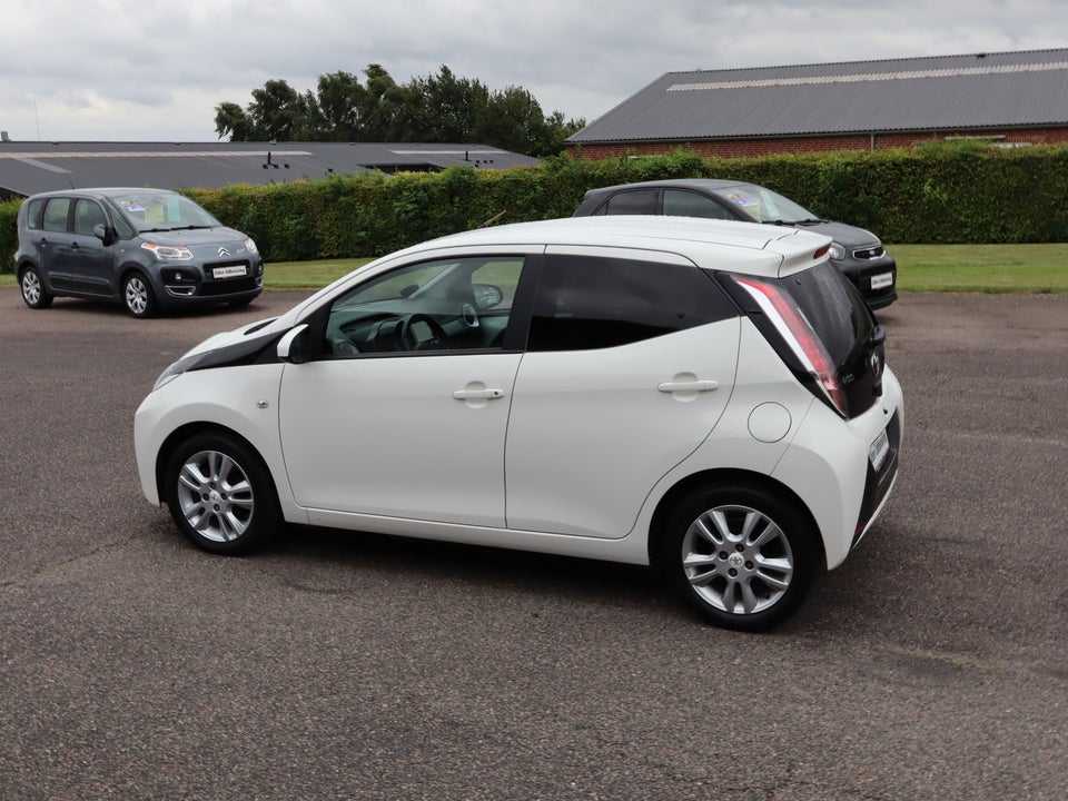 Toyota Aygo 1,0 VVT-i x-clusiv 5d