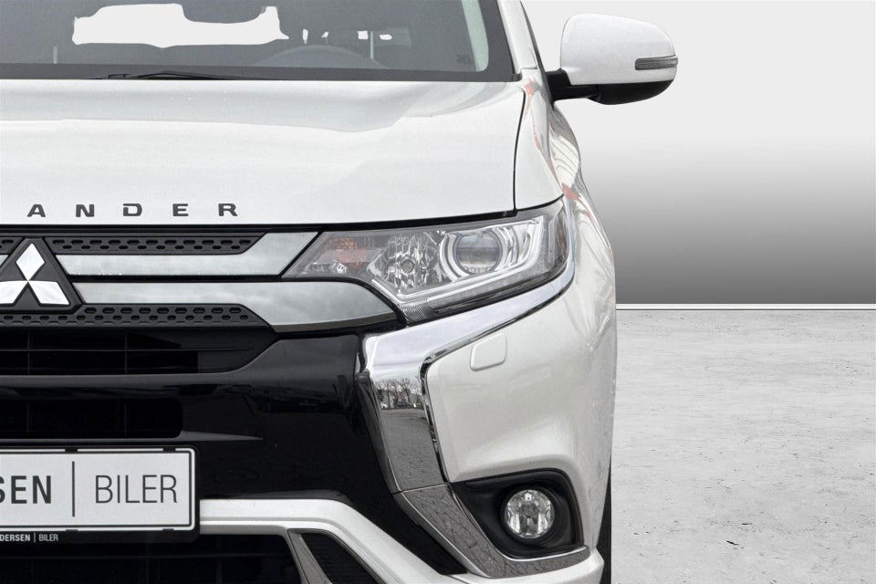 Mitsubishi Outlander 2,4 PHEV Inform+ CVT 4WD 5d