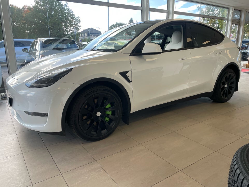 Tesla Model Y Long Range AWD 5d
