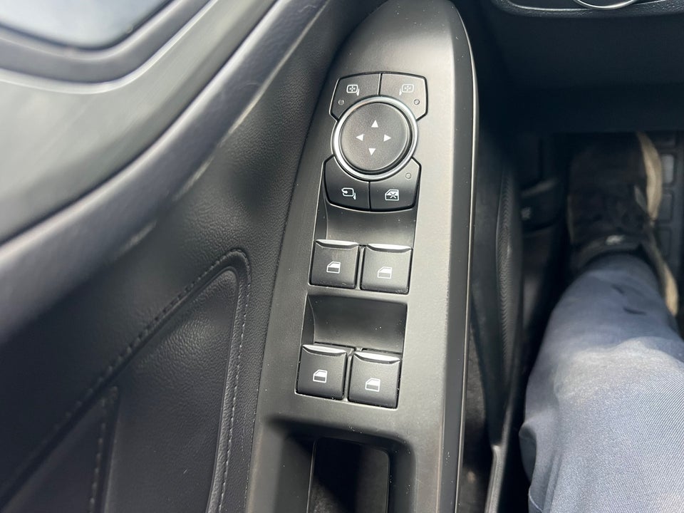 Ford Focus 1,0 EcoBoost mHEV Titanium X 5d