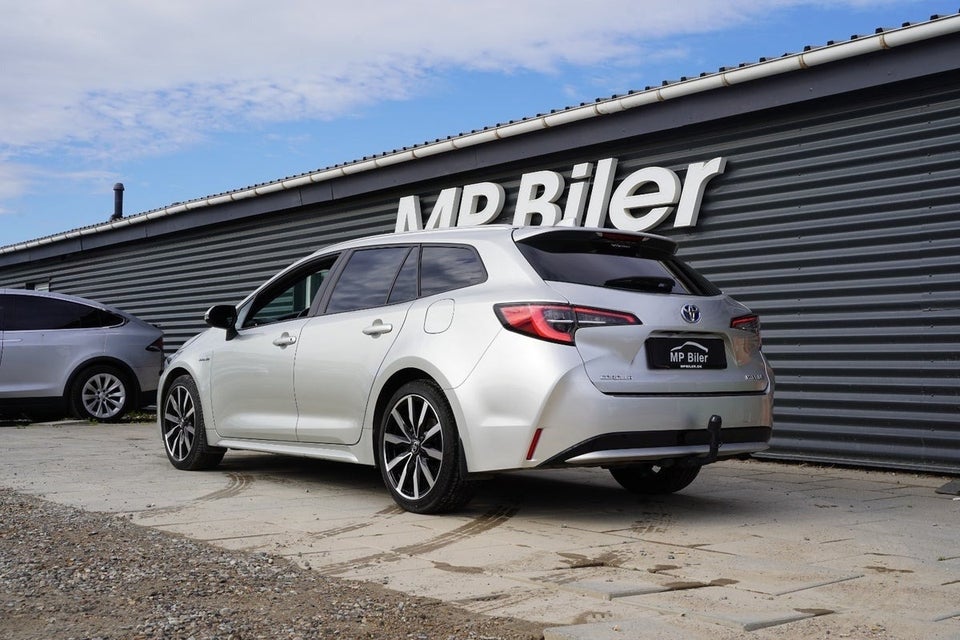 Toyota Corolla 1,8 Hybrid Premium Smart Design MDS 5d