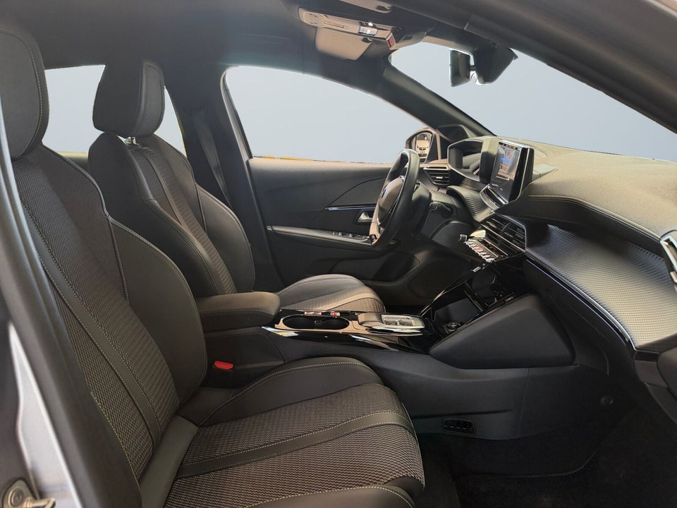 Peugeot e-208 54 GT 5d