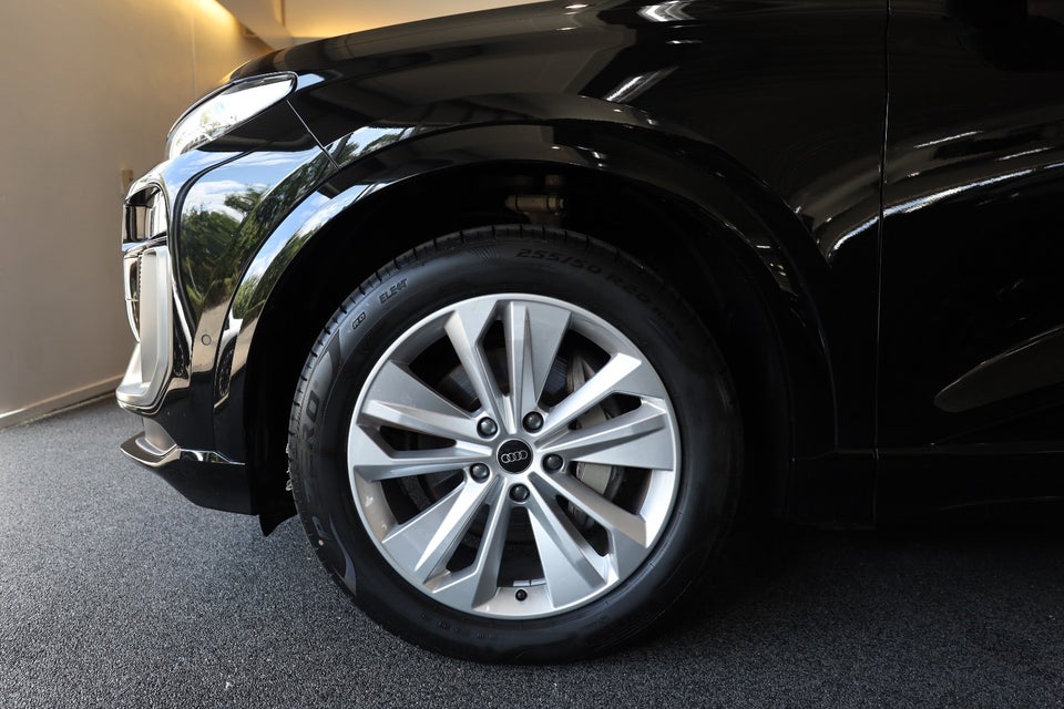 Audi Q6 e-tron Progress performance 5d