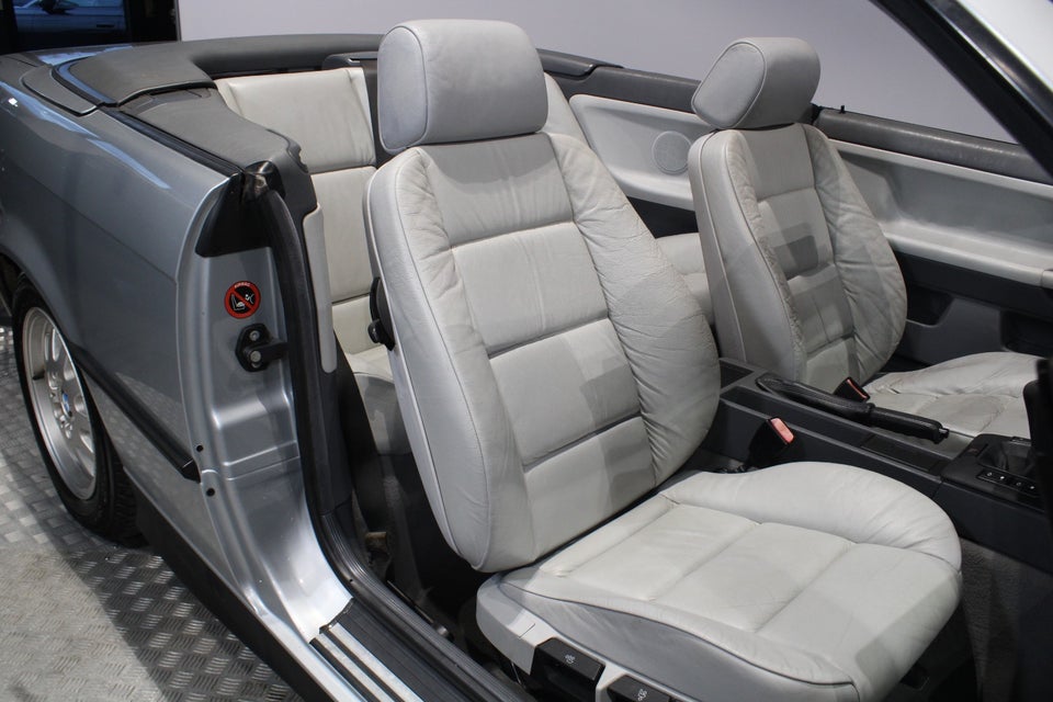 BMW 328i 2,8 Cabriolet 2d