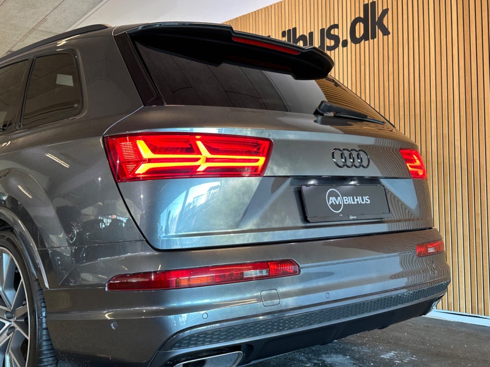 Audi Q7 3,0 TDi 272 S-line quattro Tiptr. 7prs 5d