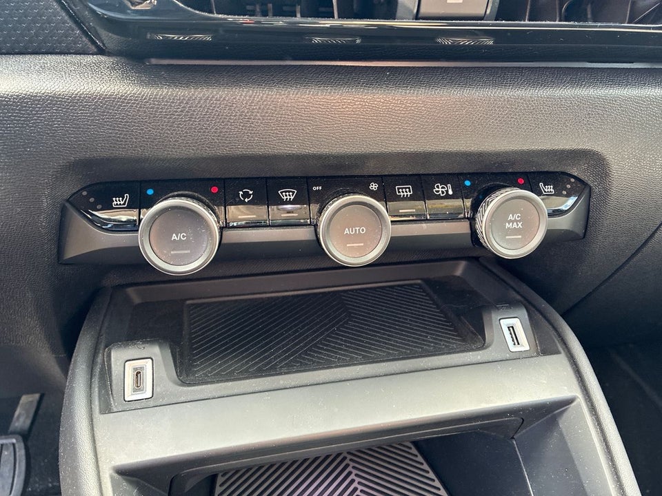 Citroën C4 1,2 PureTech 130 Shine EAT8 5d