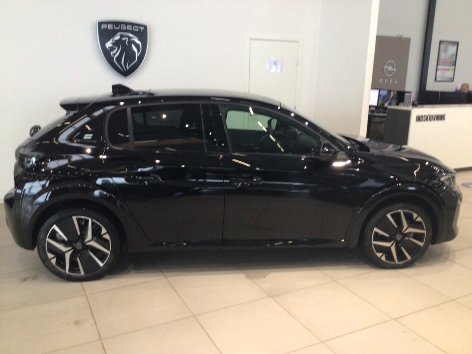 Peugeot e-208 54 GT Pack 5d