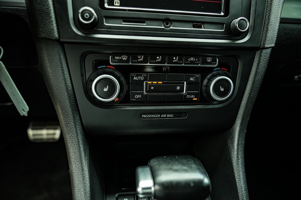 VW Golf VI 1,6 TDi 105 Highline DSG BMT 5d