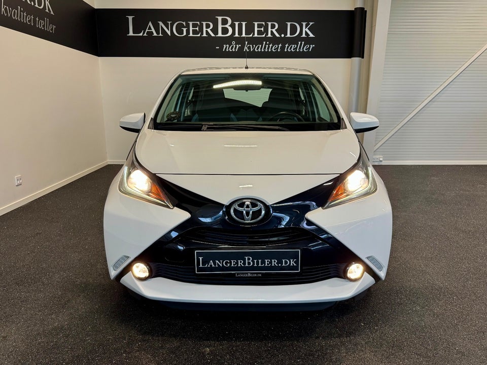 Toyota Aygo 1,0 VVT-i x-press 5d