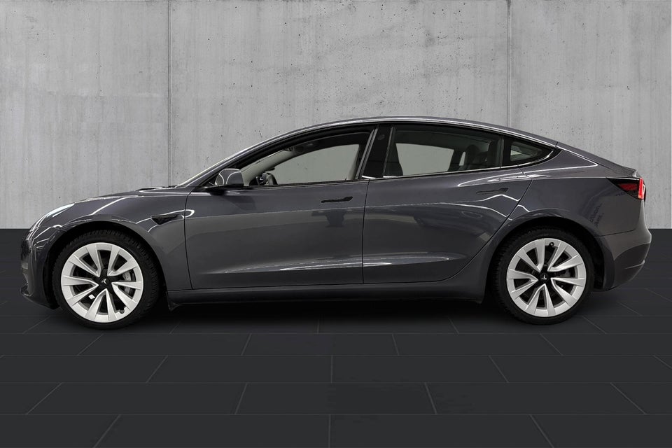 Tesla Model 3 Long Range AWD 4d