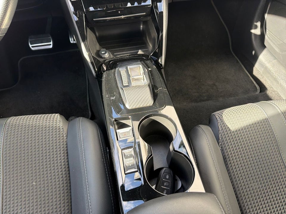 Peugeot e-208 50 GT 5d