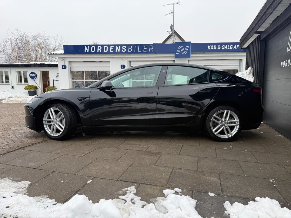 Tesla Model 3 Long Range AWD 4d