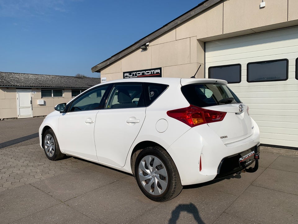 Toyota Auris 1,6 T2+ 5d