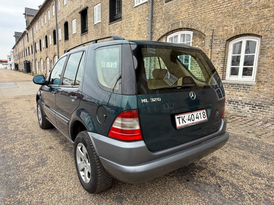 Mercedes ML320 3,2 aut. 5d